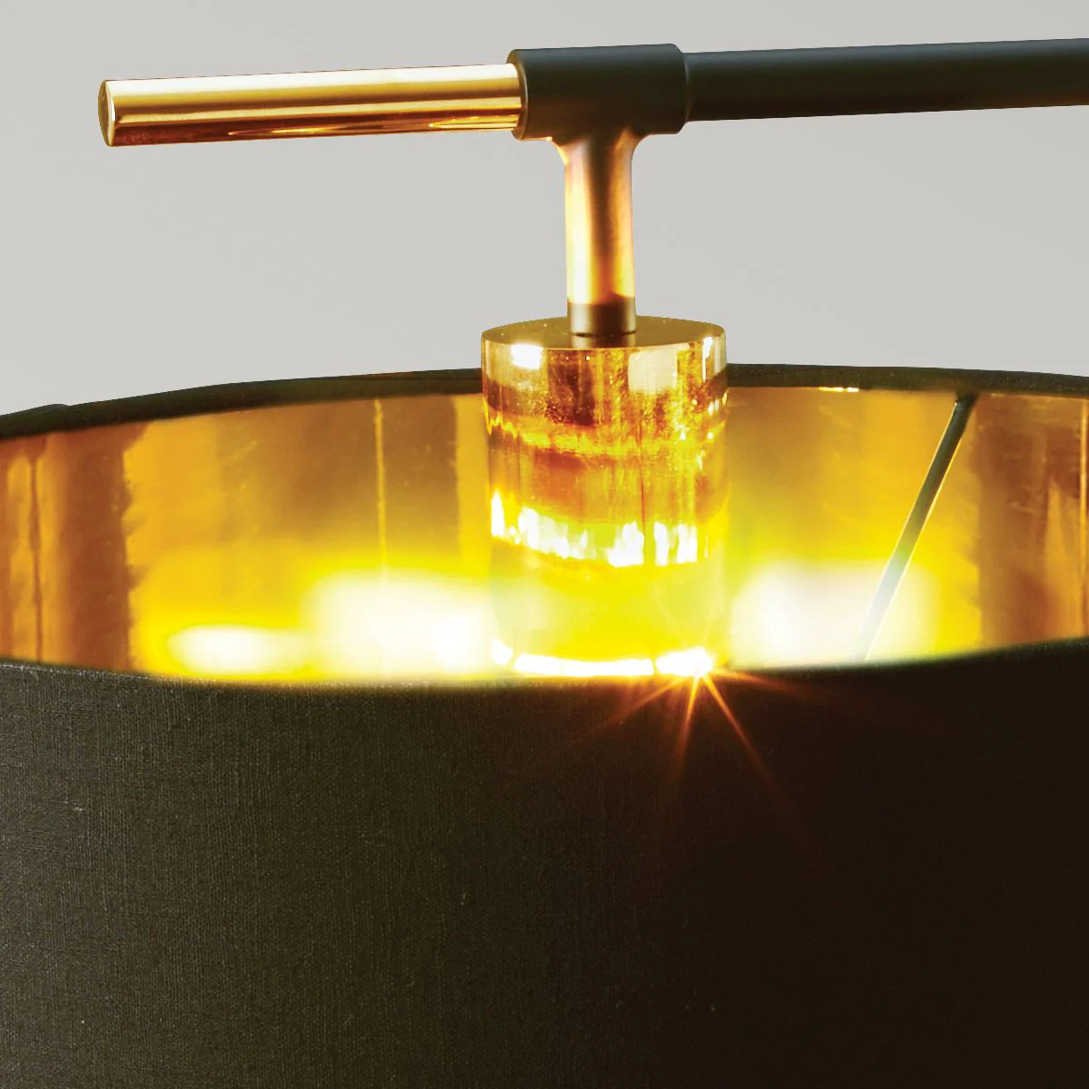 Balance 1-flammige Tischlampe - Schwarz/Poliertes Messing mit schwarzem Schirm - Image 3