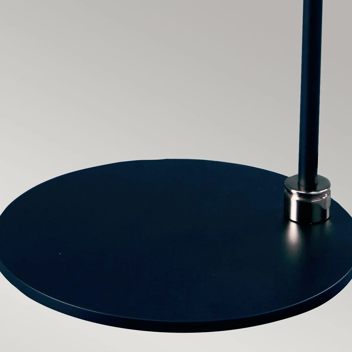 Balance 1-flammige Tischlampe - Schwarz/Poliertes Nickel mit weißem Schirm - Image 5