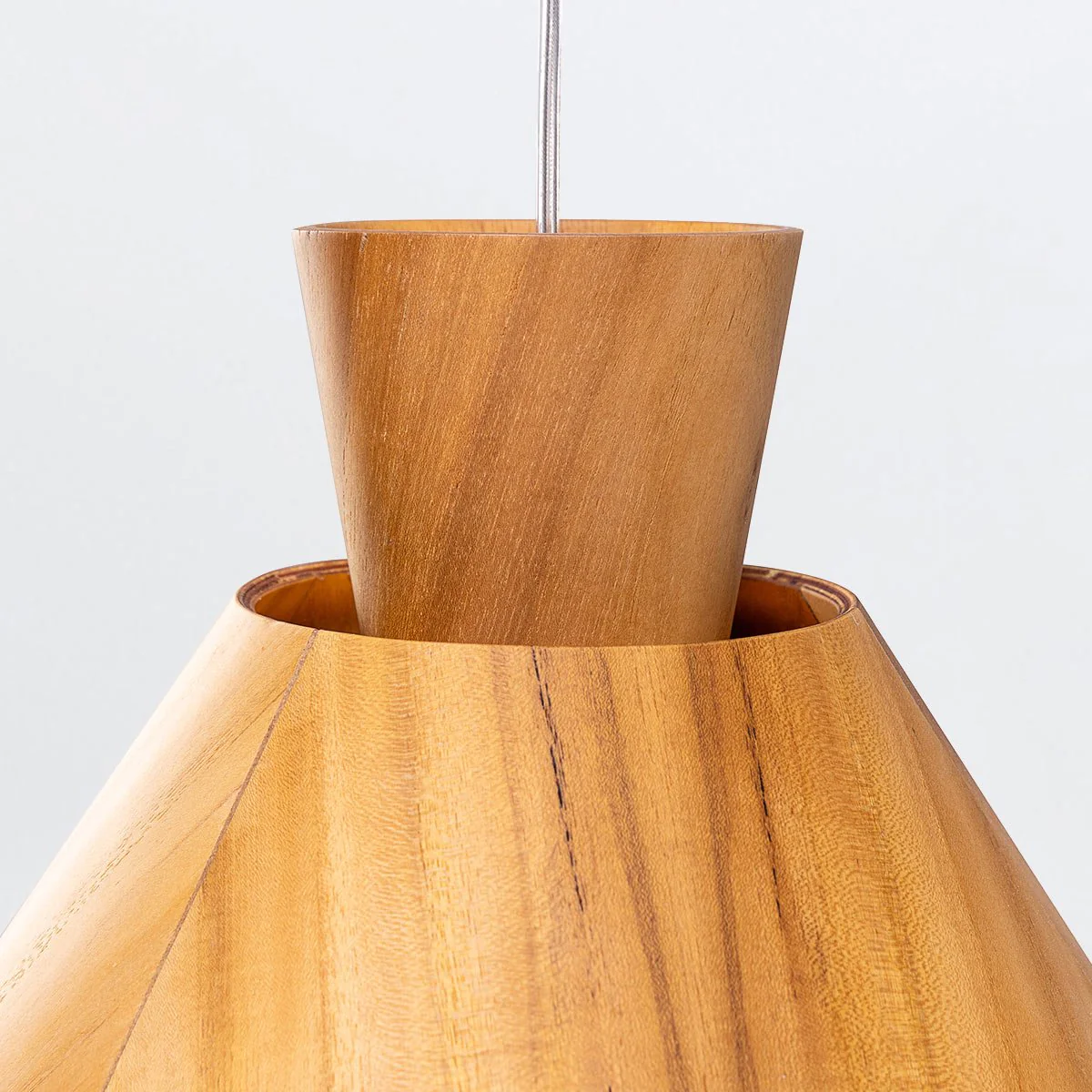 Conical Pendelleuchte aus Teakholz - Image 5