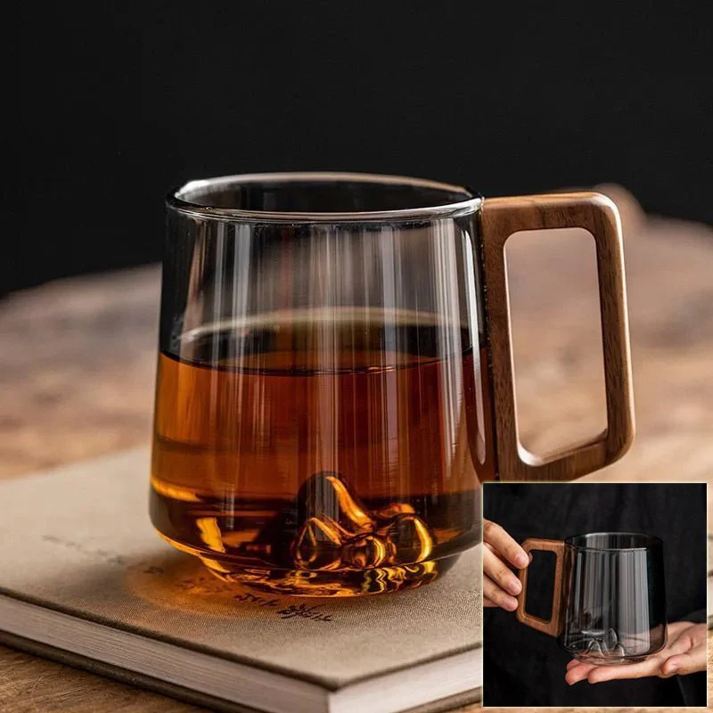 Design-Glastasse mit Holzgriff – perfekt für Tee & Kaffee