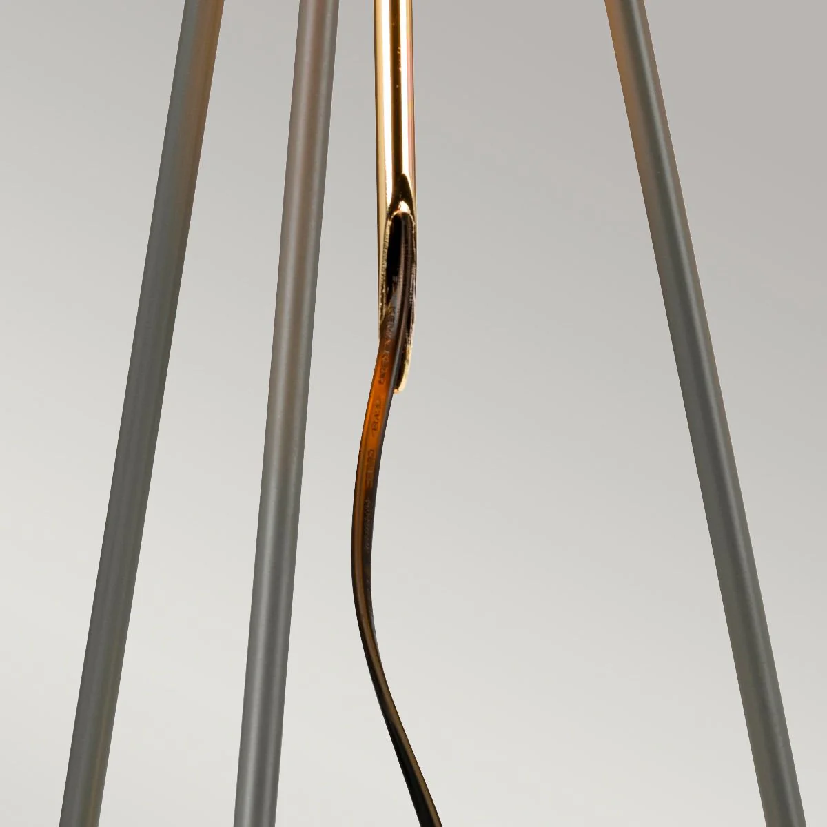 Ferrara Tischlampe - Dunkelgraues poliertes Gold mit grauem Schirm und metallisch-goldenem Futter - Image 4