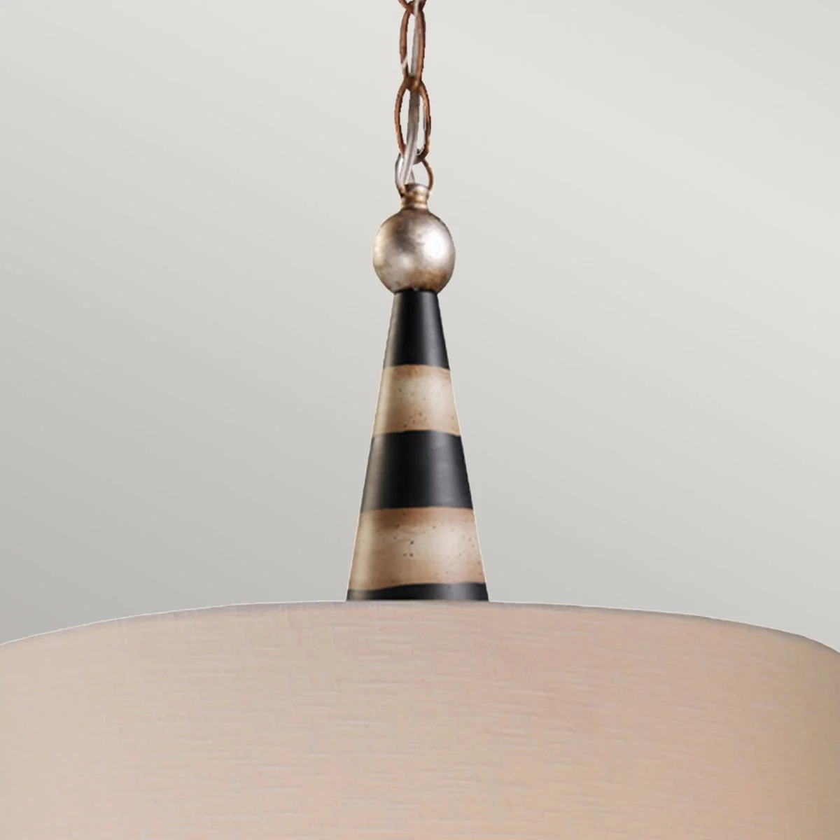 Flambeau Pendelleuchte mit 2 Lichtern - Schwarz, Creme und Blattgold, mit taupefarbenem Leinenschirm - Image 2