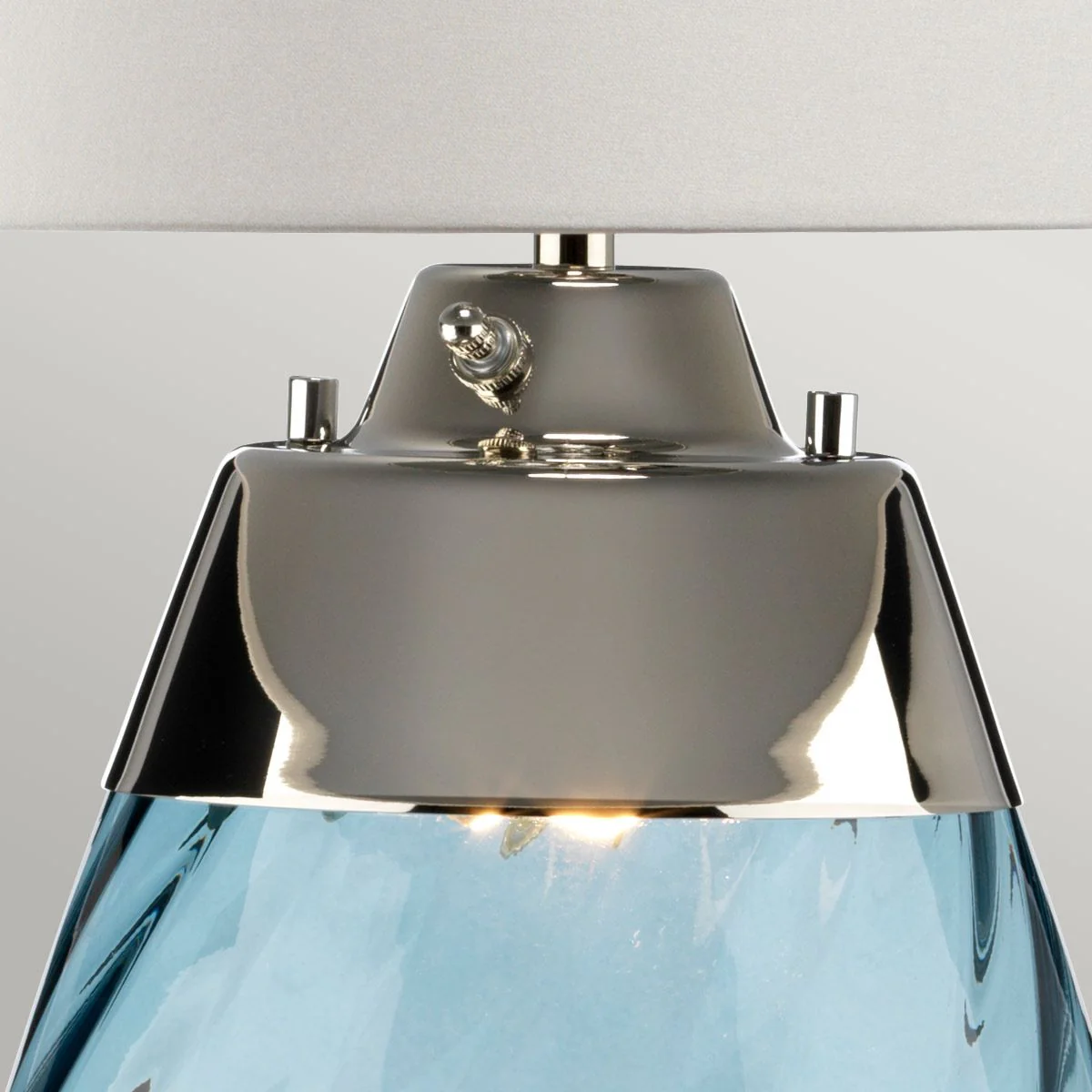 Große blaue Tischlampe Lena mit 2 Lichtern und cremefarbenem Schirm - Blau getöntes Glas / cremefarbener Schirm - Image 3