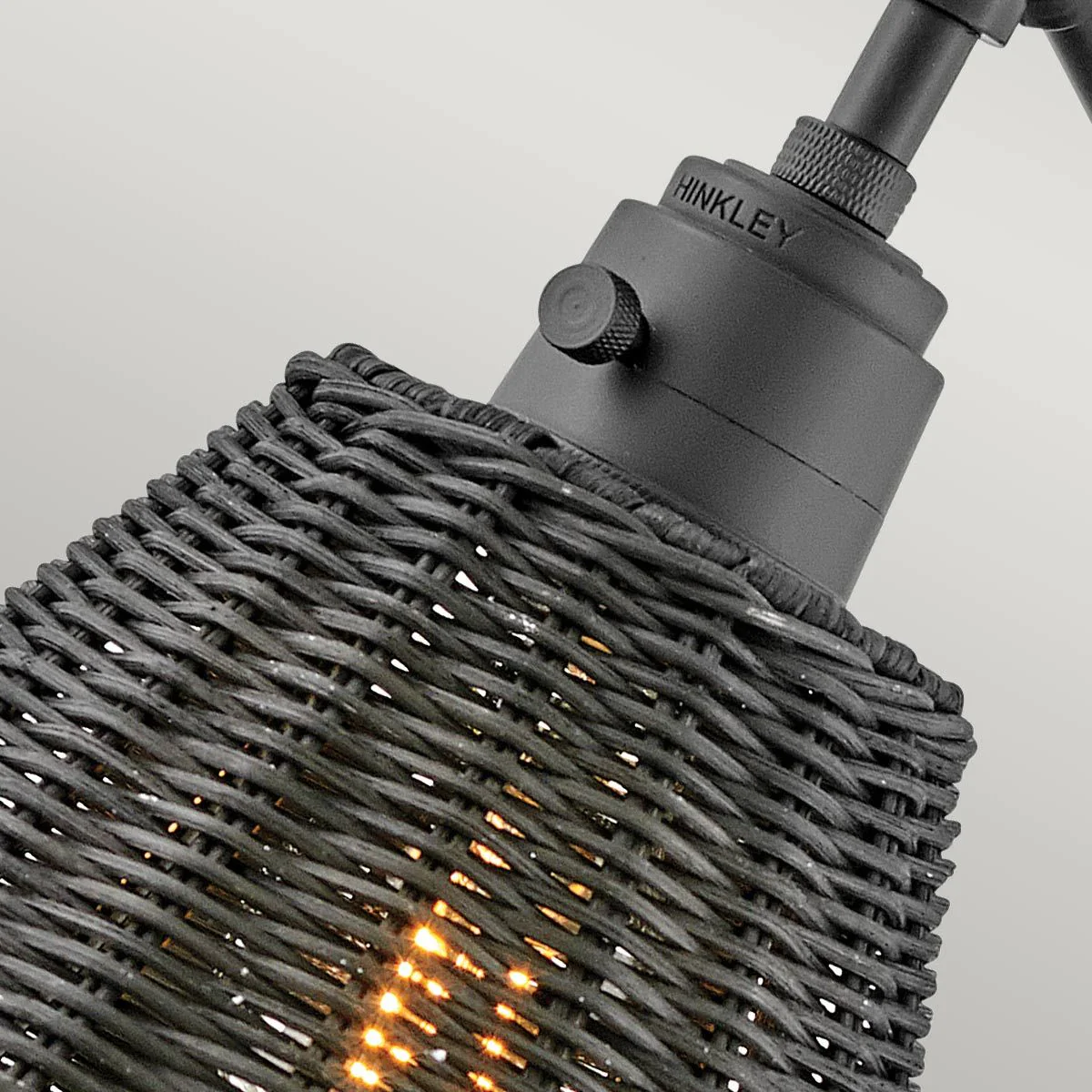 Hinkley Arti 1 lt Wandlampe - Schwarz, Schwarzer Rattan-Schirm - Image 8