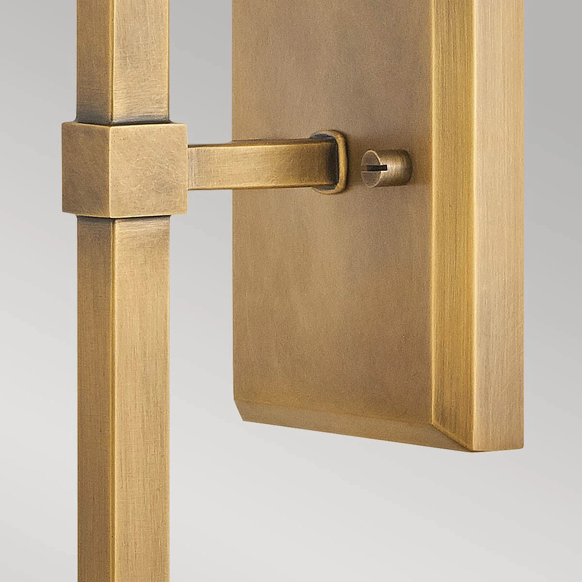 Hinkley Moore 1 l Wandleuchte – Traditionelles Messing mit elfenbeinfarbenem Leinenschirm - Image 4