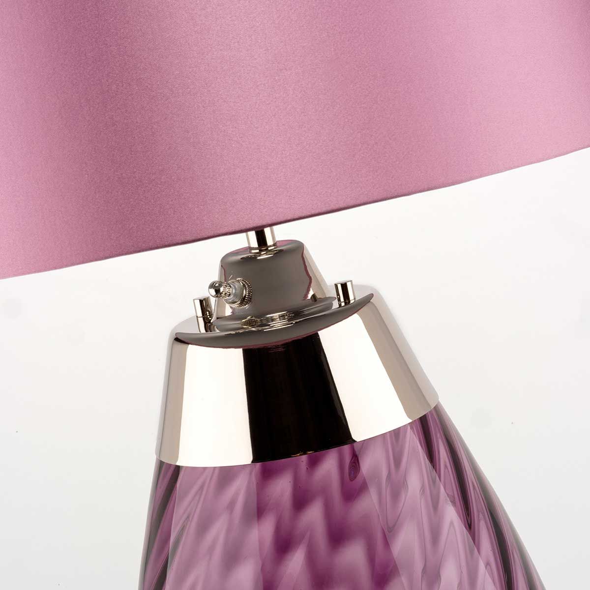 Kleine pflaumenfarbene Tischlampe Lena mit 2 Lichtern, pflaumenfarbenes Glas/melierter Schirm - Image 3