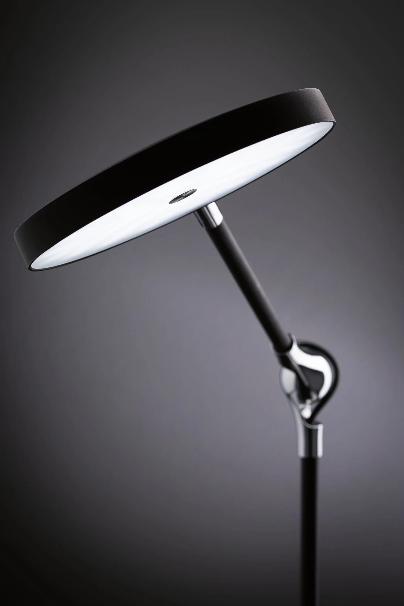 LED Schreibtischleuchte Numis 5W Qi Ladefunktion Tunable White 2.700-6.500K Tischleuchte - Image 3
