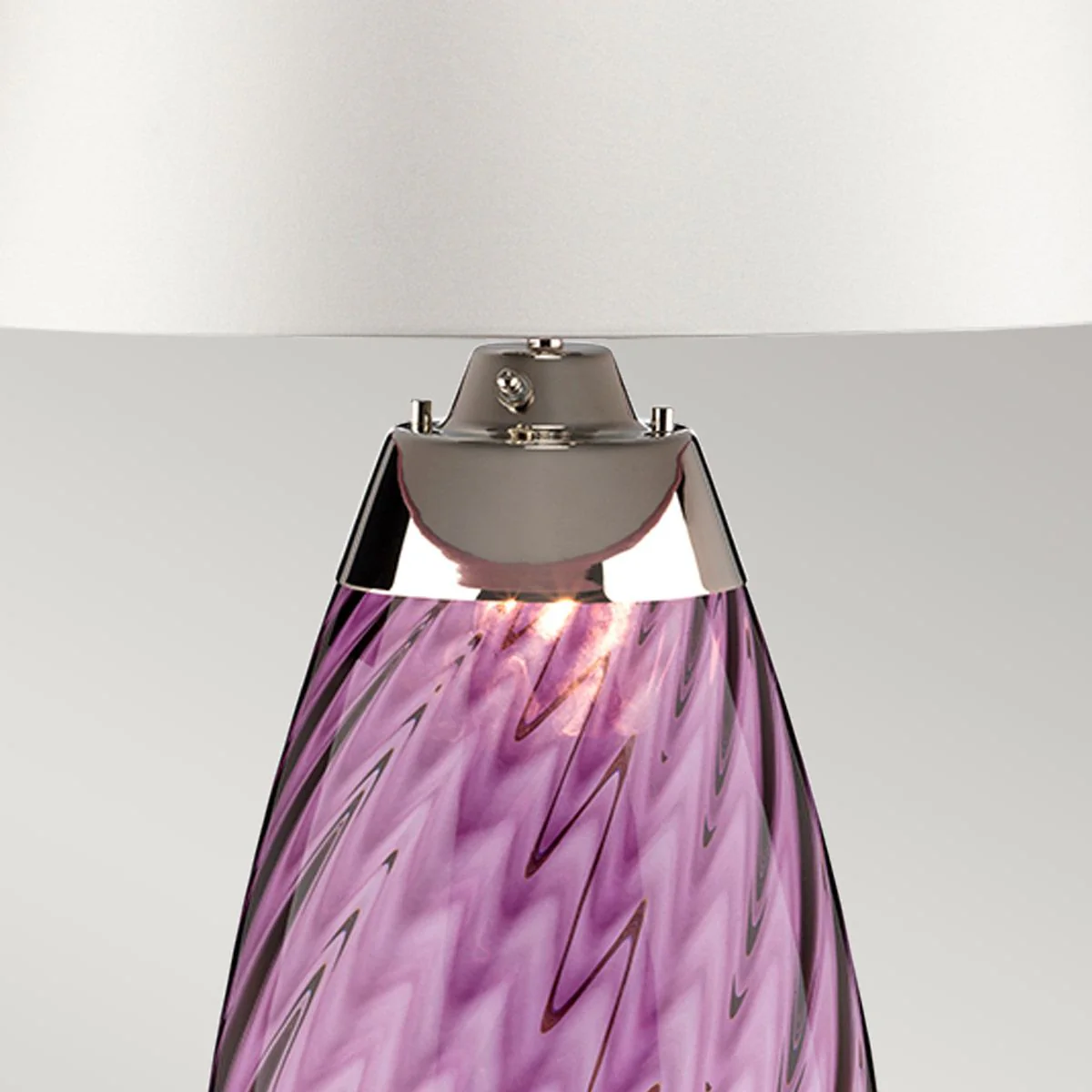 Lena, große pflaumenfarbene Tischlampe mit 2 Lichtern und cremefarbenem Schirm – pflaumenfarbenes Glas/cremefarbener Schirm - Image 4
