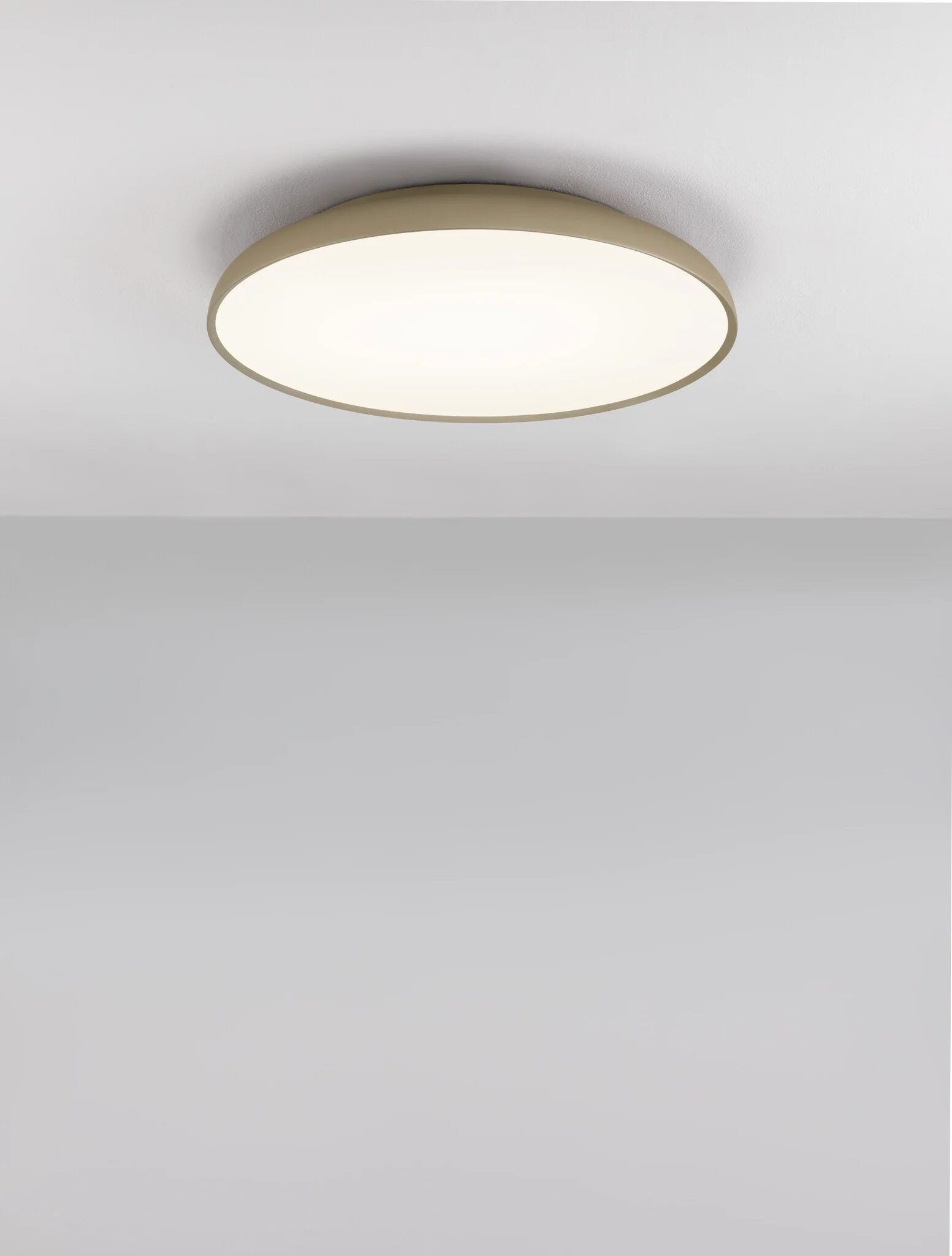 LINUS Deckenaufbauleuchte 50 Watt 600 mm 3000 Kelvin dimmbar
