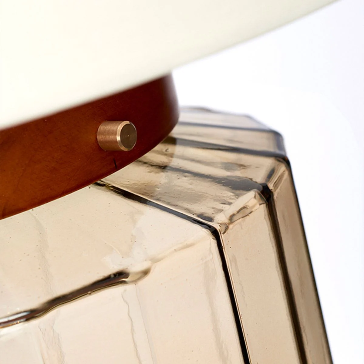 Luga Tischlampe - Rauch - Metallarbeiten gealtertes Messing - Glaswaren Rauch - Holz dunkel gebeizt - Image 3