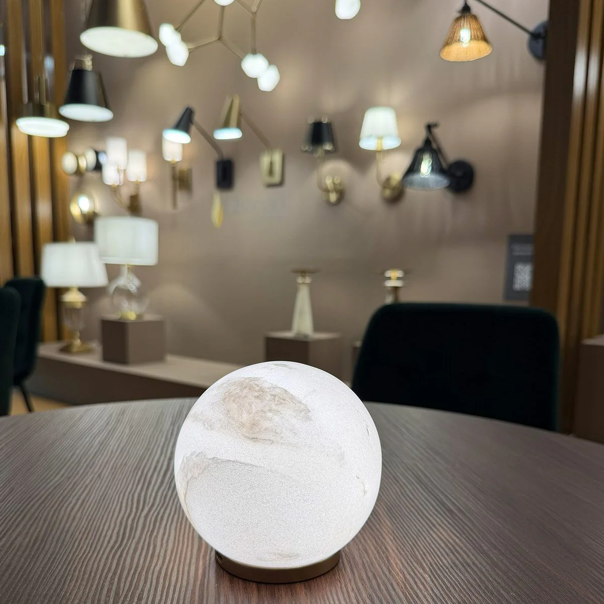 Luna LED Rechargeable Stone Table Lamp - Image 4