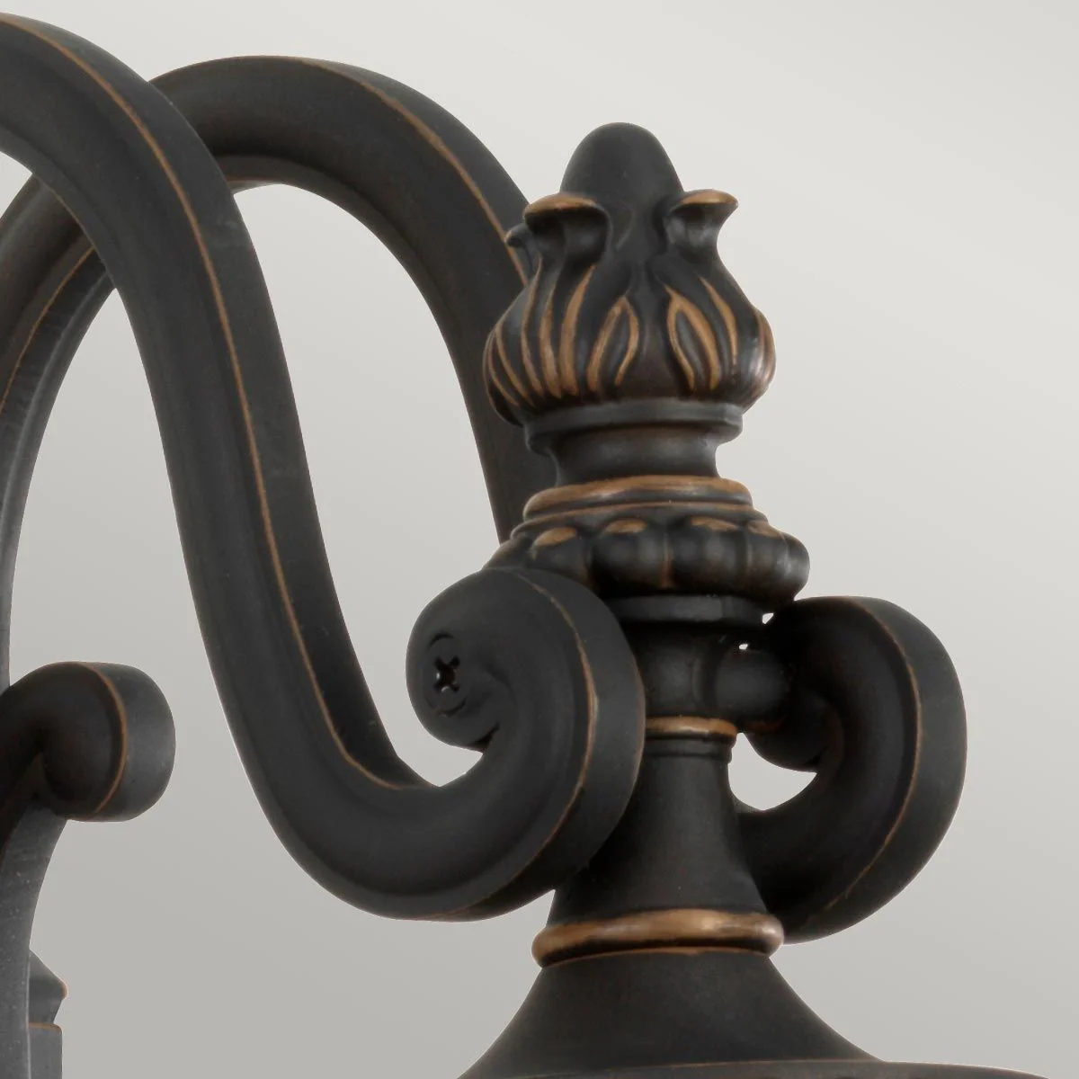 Luverne 1-flammige mittelgroße Wandlaterne - geriebene Bronze - Image 3