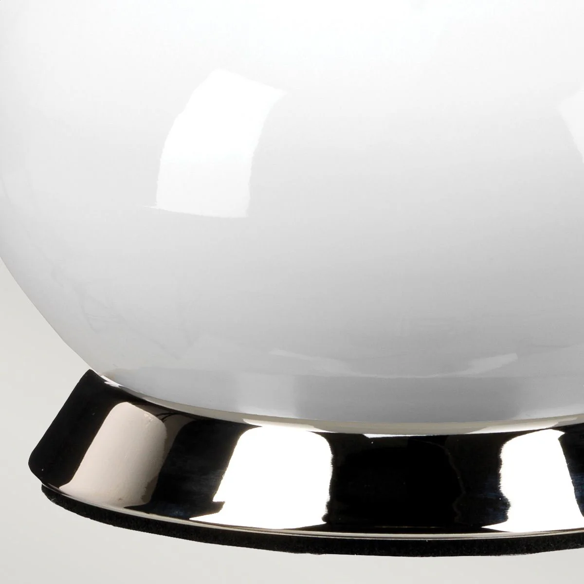 Milo 1-flammige Tischlampe - Poliertes Nickel, Weiß, Silber - Image 4