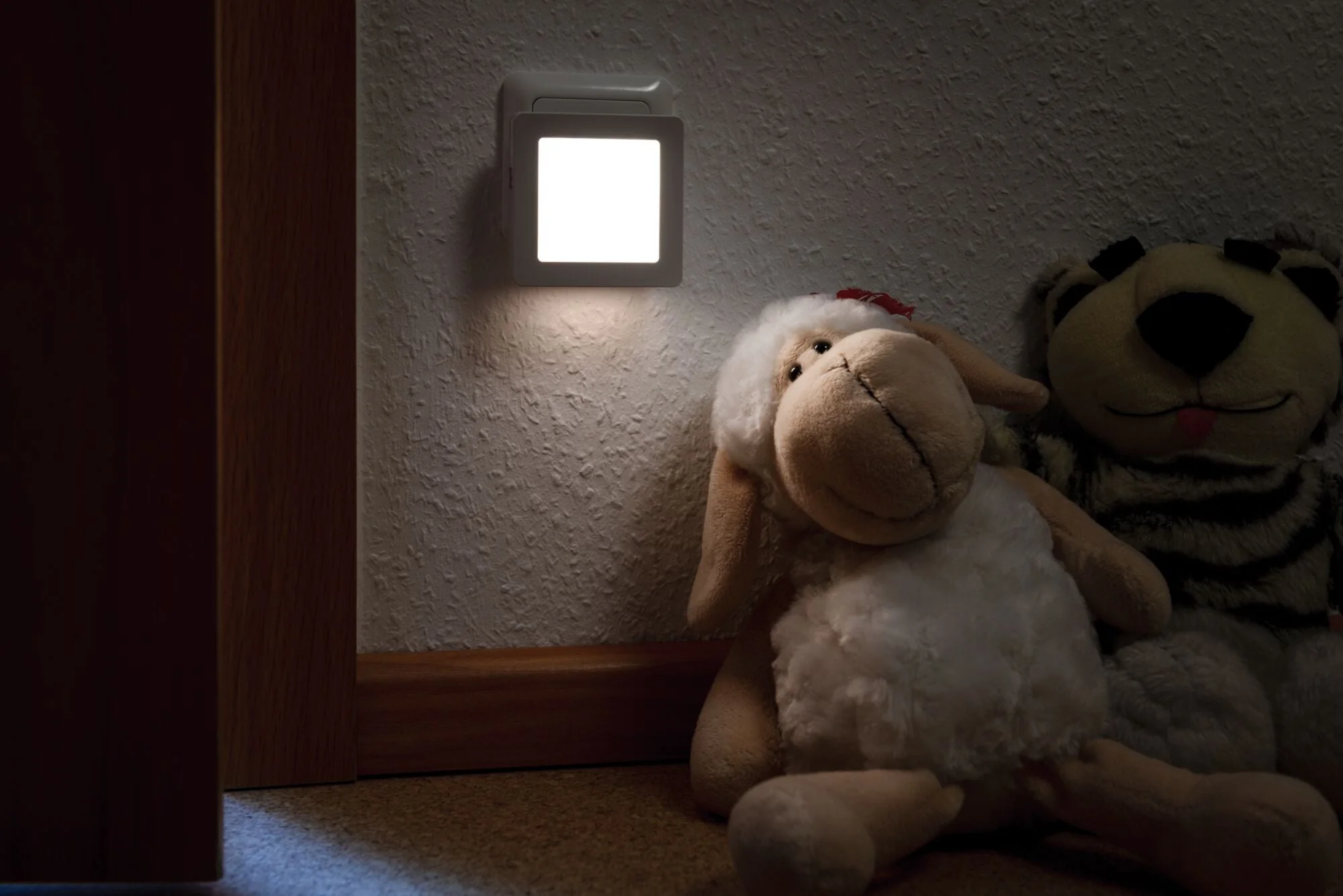 Nachtlicht Esby  mit Dämmerungssensor eckig 3000K 0,7lm - Image 3