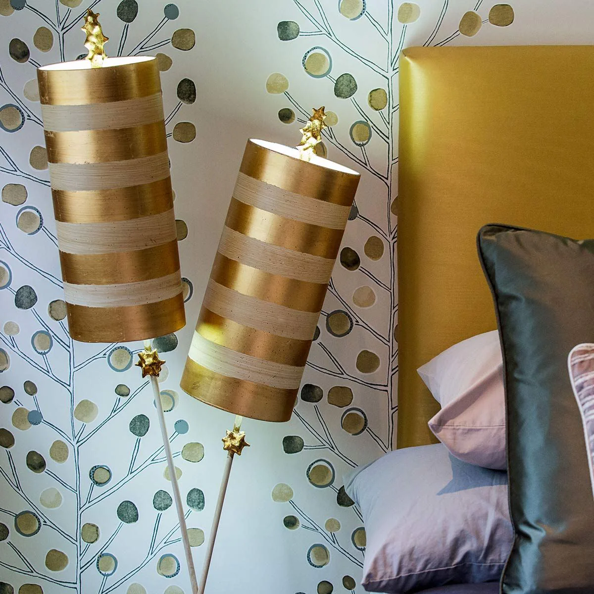 Nettle Luxe Tischlampe mit 2 Lichtern, Blattgold und Taupe - Image 3