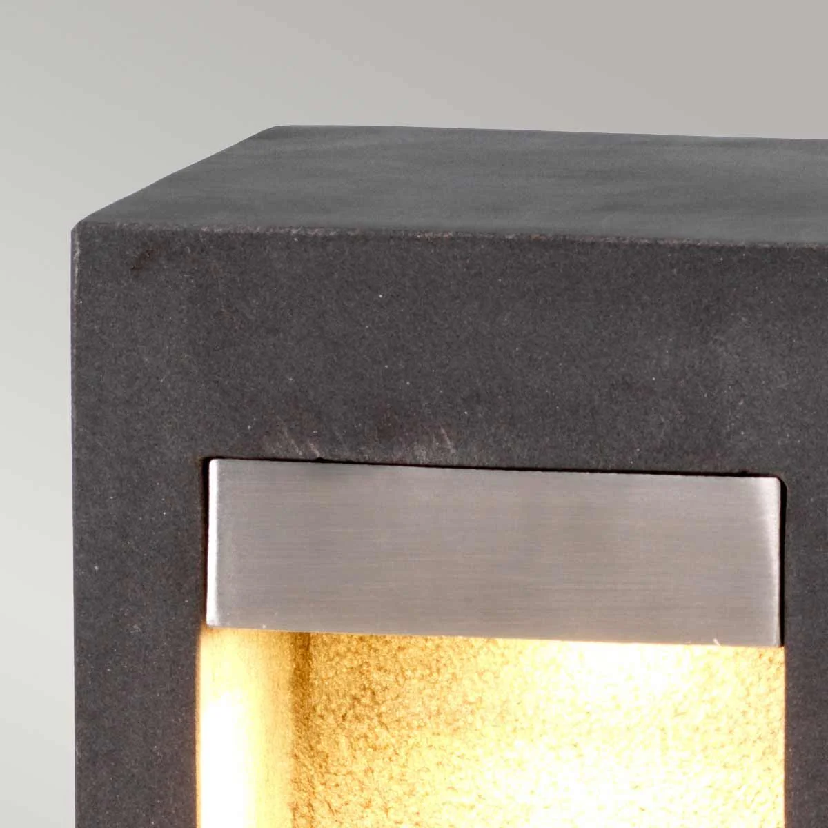 Parkstone Medium LED Poller - Basaltstein mit Edelstahl - Image 2