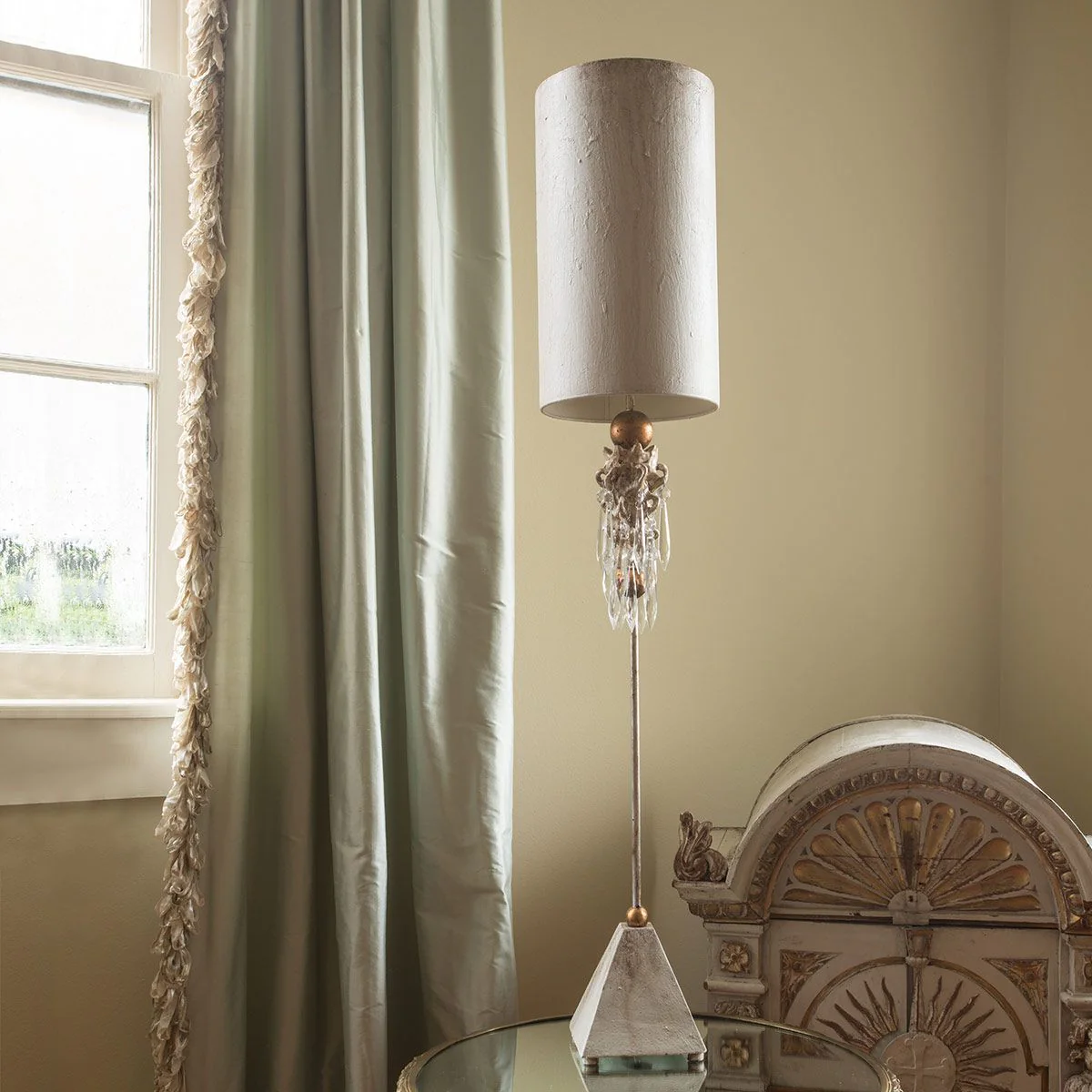 Tischlampe Madison mit 1 Licht, Kittpatina, Blattgold mit Kittpatina-Schirm - Image 2