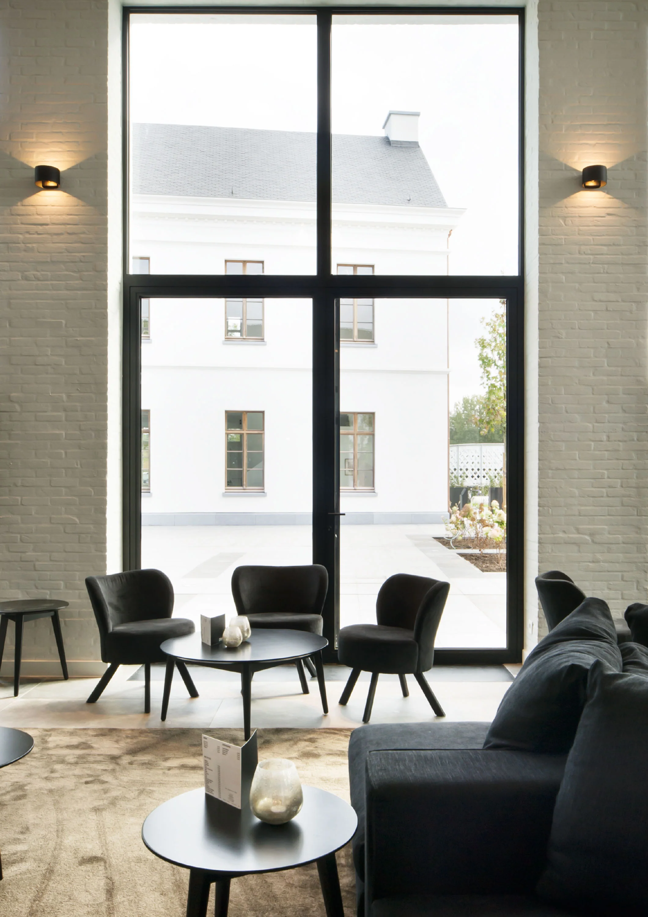 RAY 1.0 QT14 – runde Design-Wandlampe - Image 3